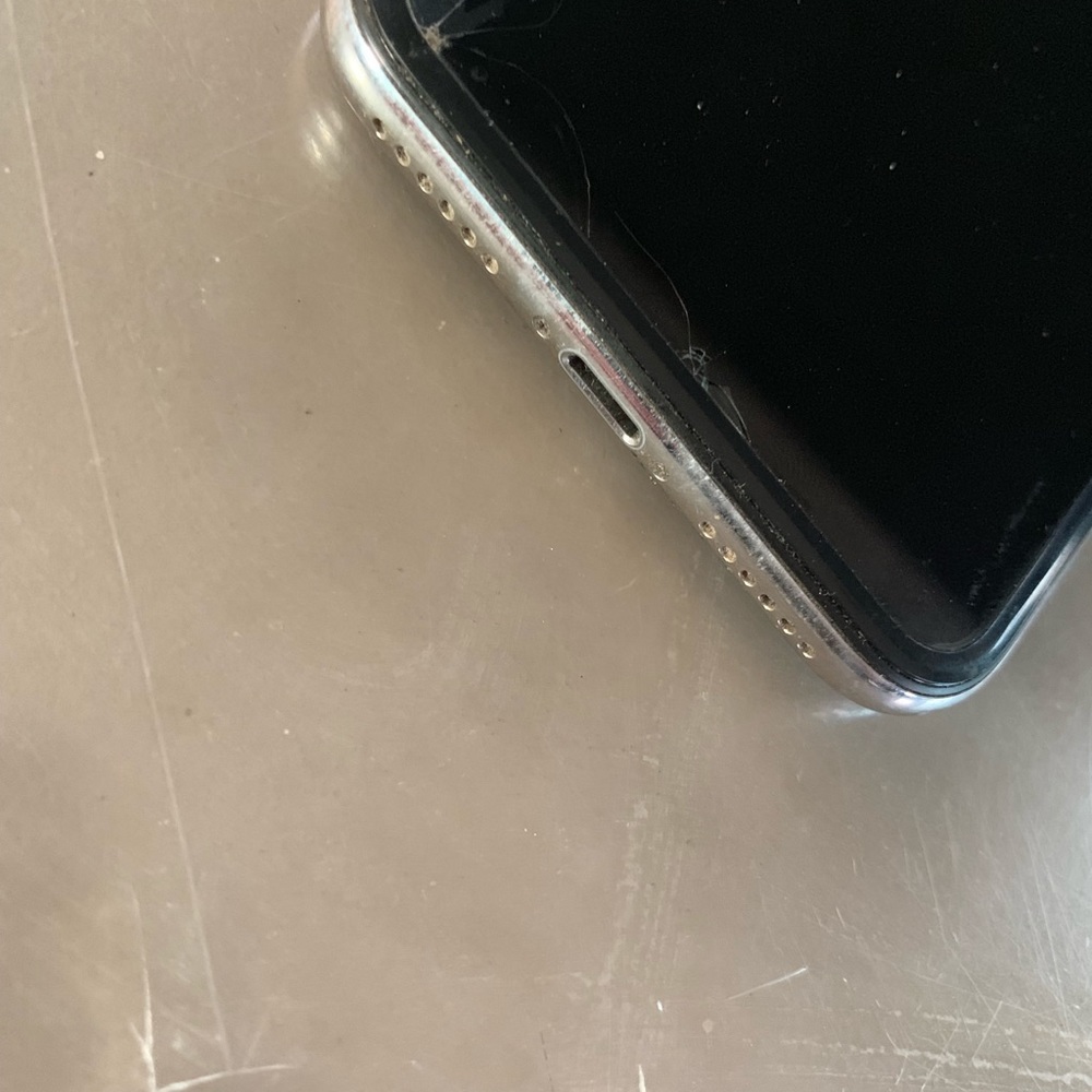 iPhone X - Picture 3 of 3